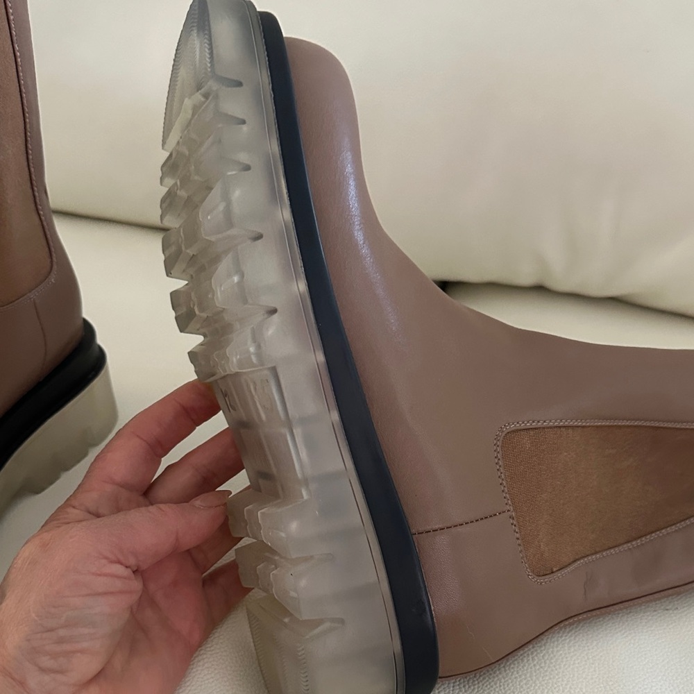 ZARYA CHELSEA  Elegant Brown Heeled Boots size 10(goes one size smaller )